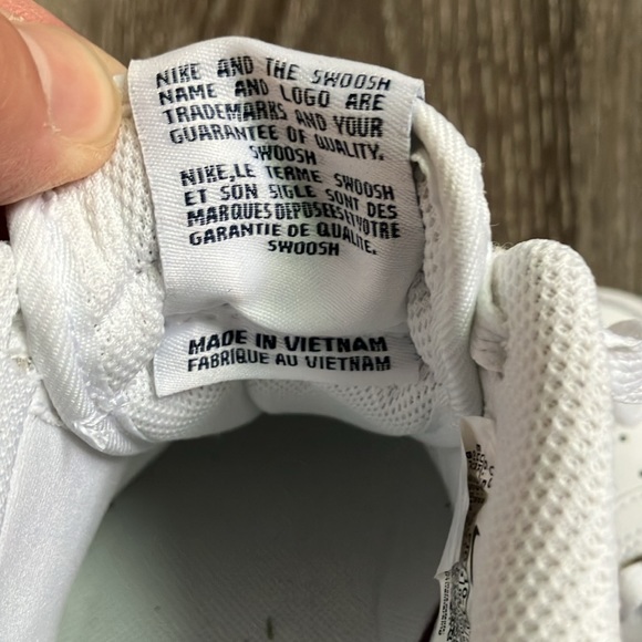 Nike - Picture 9 of 17